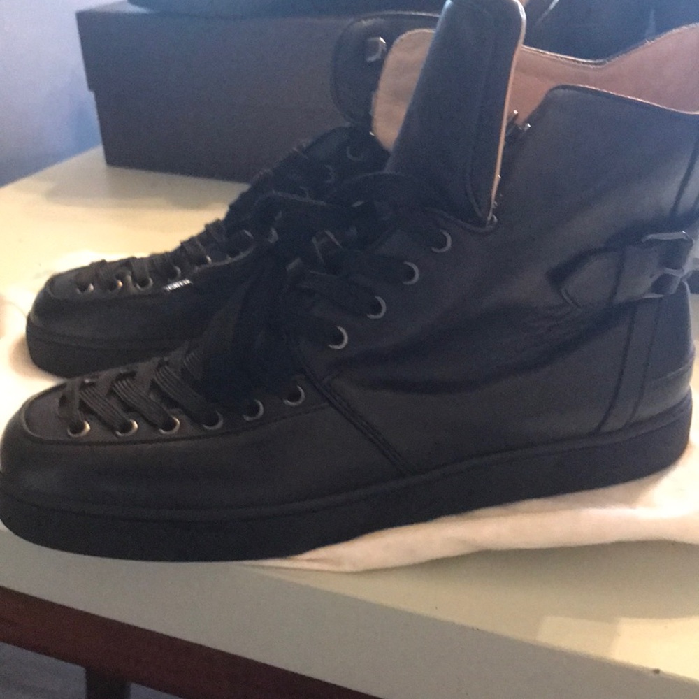 Mens Loubouton sneakers
